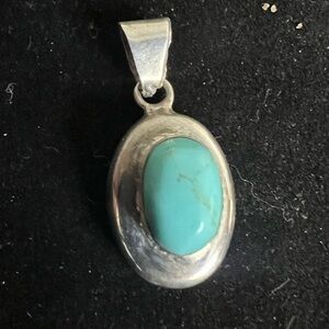 925 STERLING SILVER TURQUOISE PENDANT